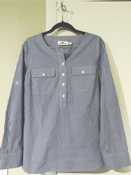 Vineyard Vines Tops - Vineyard vines stripped shirt